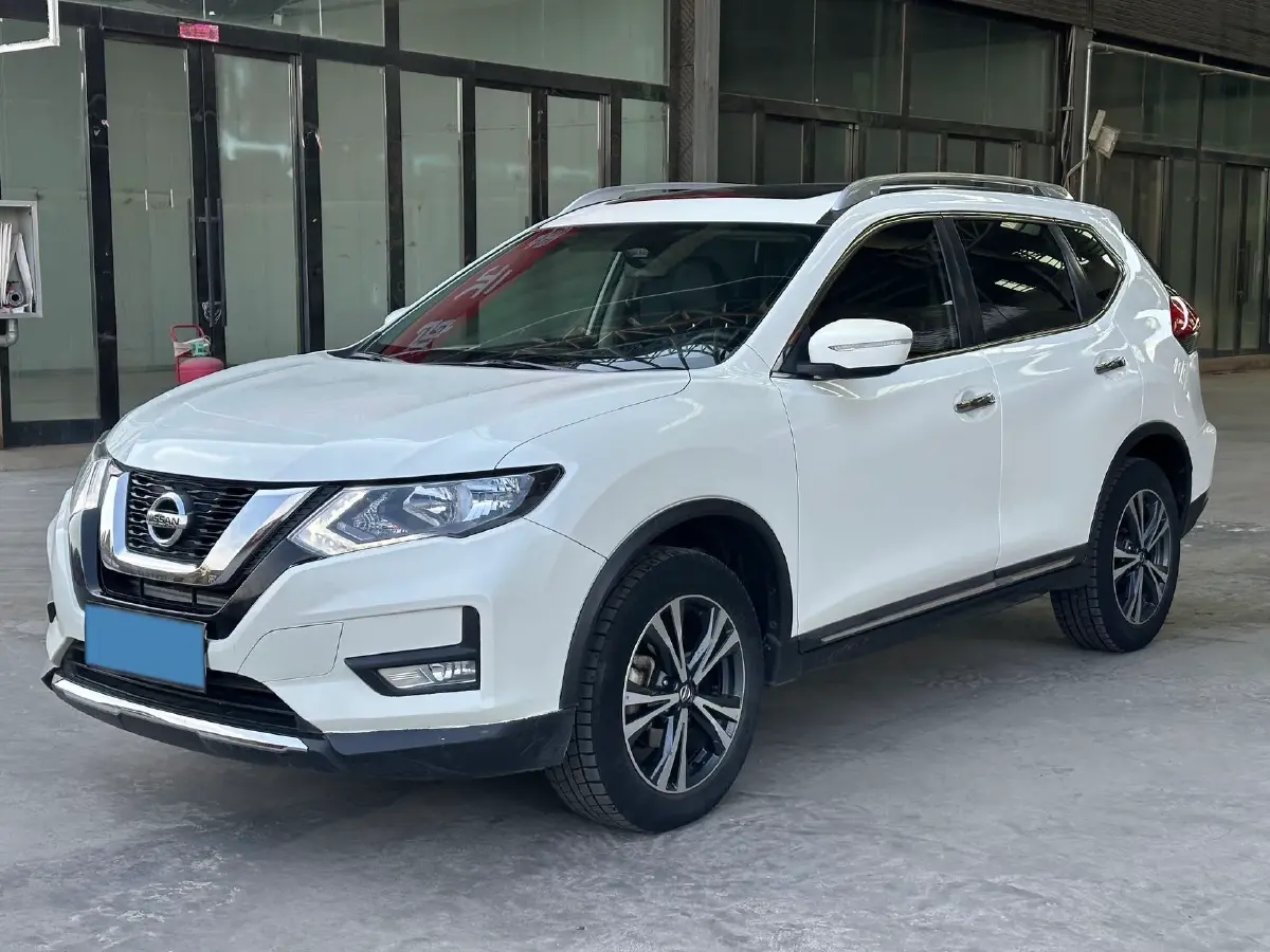 2021 Nissan X-Trail 2.5L 181HP L4 CVT