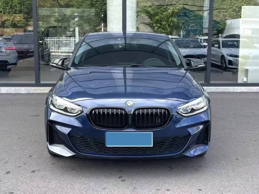 2021 BMW 1 Series 2.0T 192HP L4 7DCT,autocango,china used car exporter,china ev exporter,chinese used car exporter,chinese used ev exporter