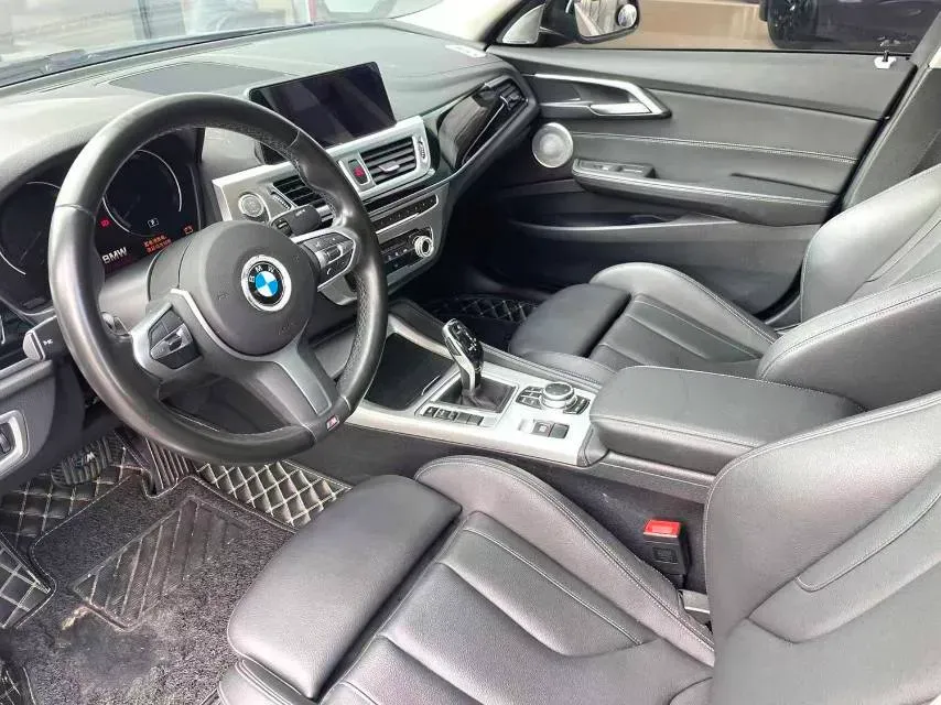 2021 BMW 1 Series 2.0T 192HP L4 7DCT,autocango,china used car exporter,china ev exporter,chinese used car exporter,chinese used ev exporter