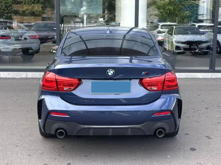 2021 BMW 1 Series 2.0T 192HP L4 7DCT,autocango,china used car exporter,china ev exporter,chinese used car exporter,chinese used ev exporter