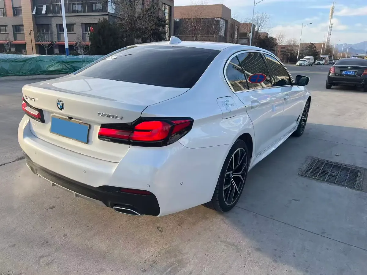 2022 BMW 5 Series 2.0T 252HP L4 8AT,autocango,china used car exporter,china ev exporter,chinese used car exporter,chinese used ev exporter