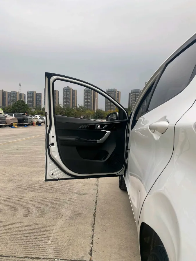 2020 ChangAn BenBen E-Star BEV 32.2KWH,autocango,china used car exporter,china ev exporter,chinese used car exporter,chinese used ev exporter