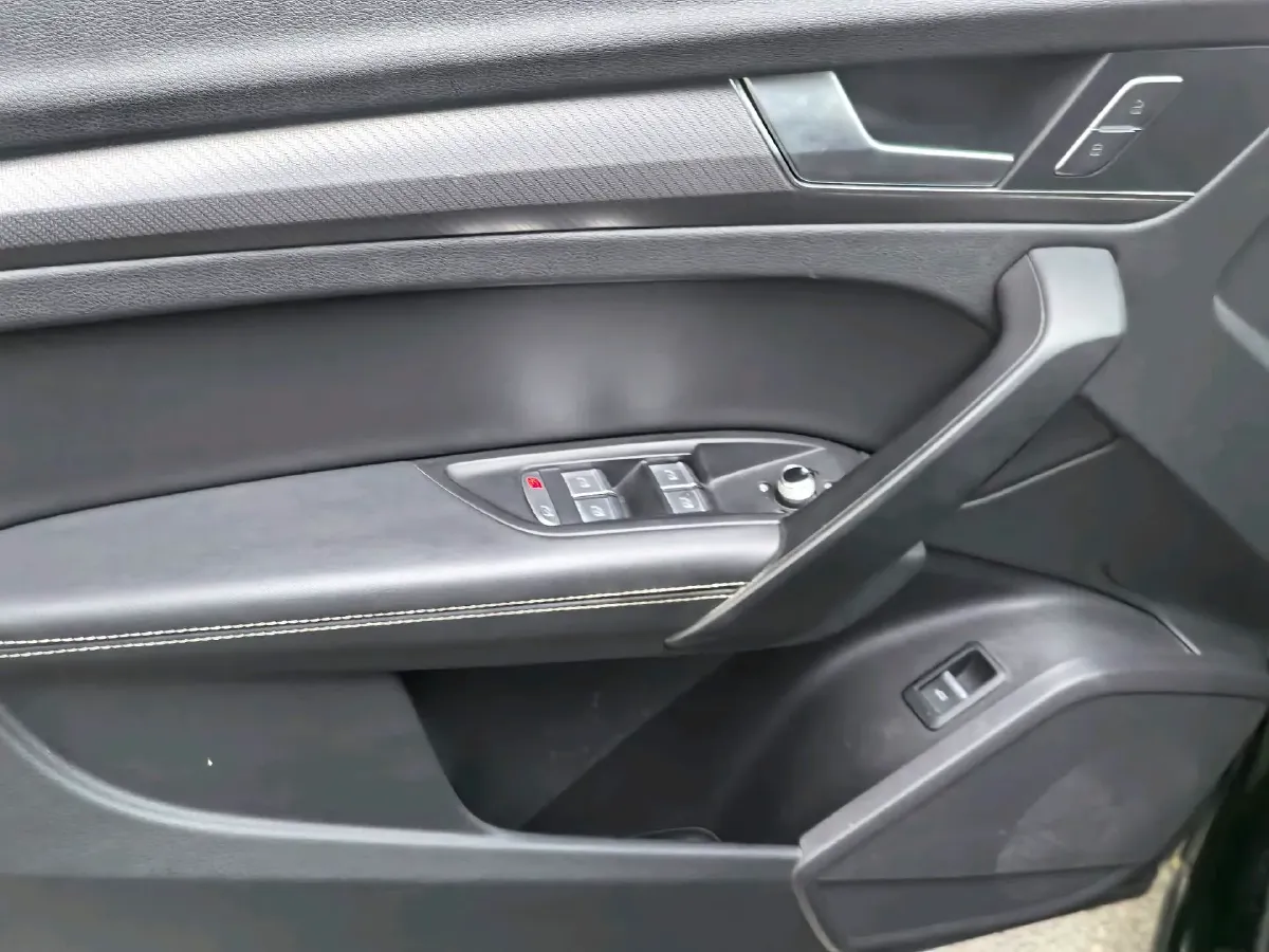 2022 Audi Q5L Sportback 2.0T 190HP L4 7DCT,autocango,china used car exporter,china ev exporter,chinese used car exporter,chinese used ev exporter