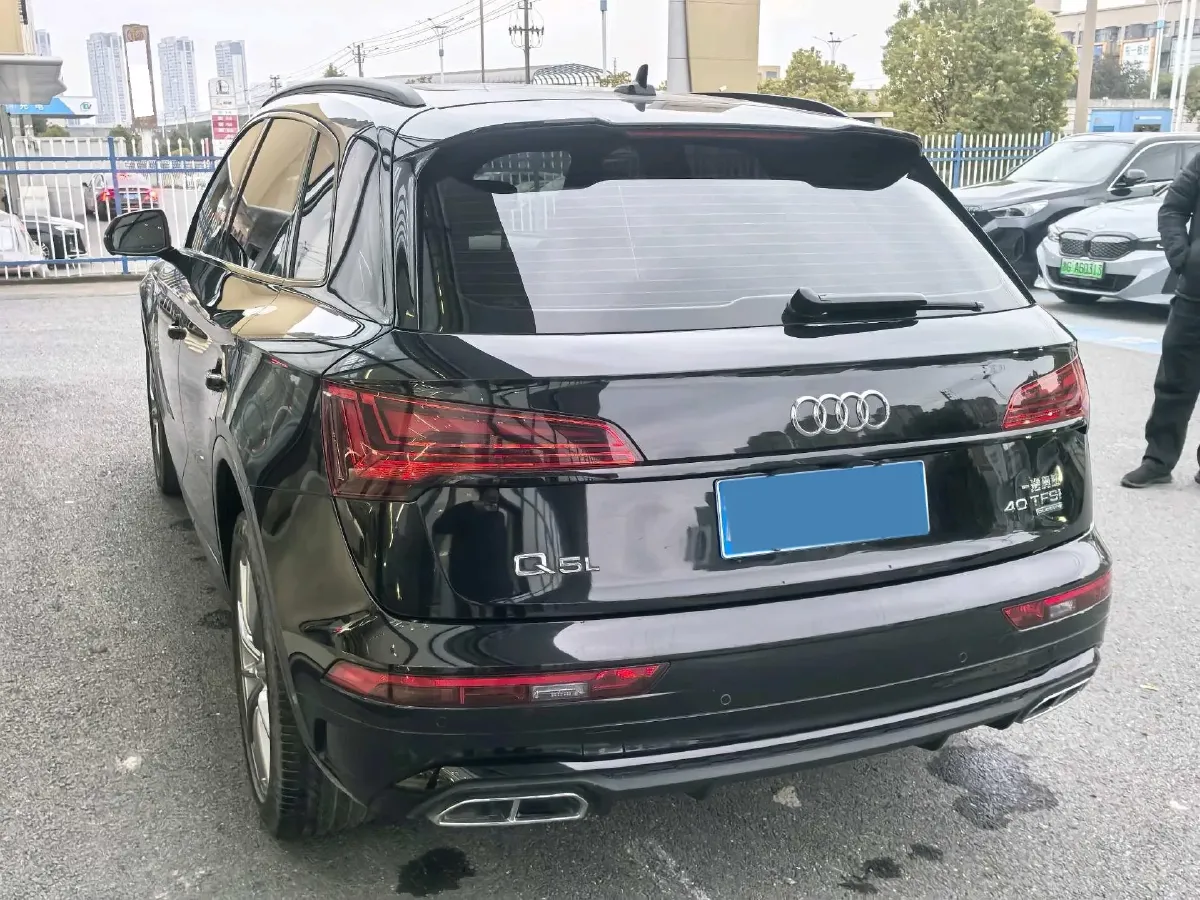 2022 Audi Q5L Sportback 2.0T 190HP L4 7DCT,autocango,china used car exporter,china ev exporter,chinese used car exporter,chinese used ev exporter
