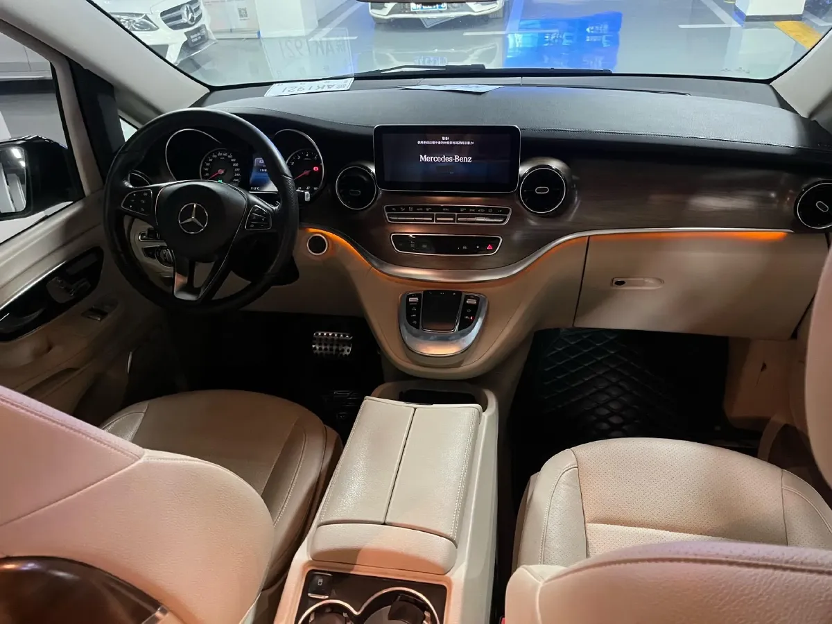2021 Mercedes-Benz V Class 2.0T 211HP L4 9AT,autocango,china used car exporter,china ev exporter,chinese used car exporter,chinese used ev exporter