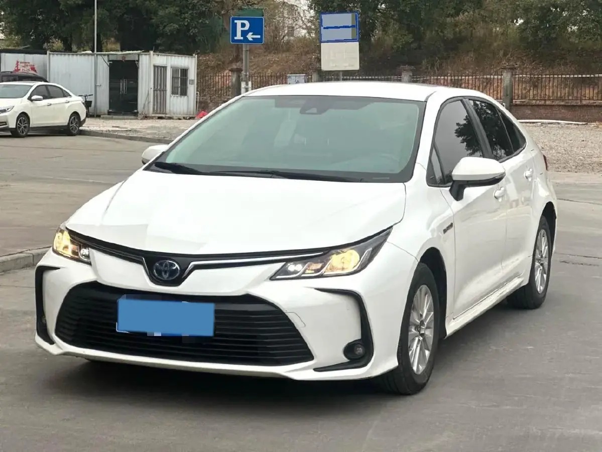 2021 Toyota Corolla 1.8L 98HP L4 E-CVT Hybrid