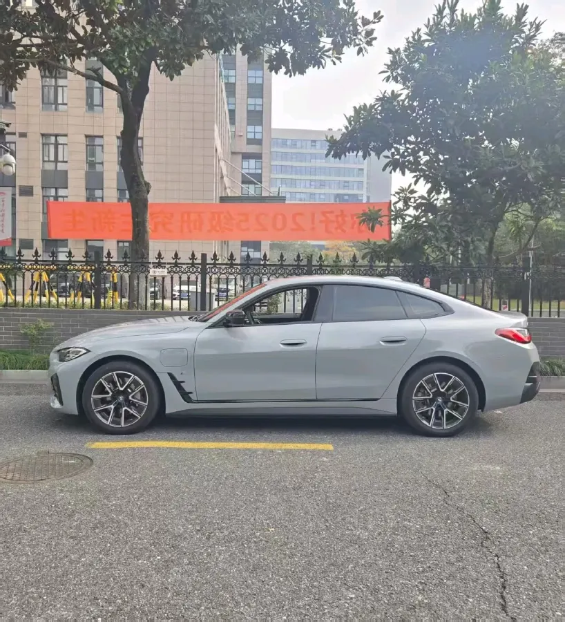 2023 BMW i4 BEV 83.9KWH,autocango,china used car exporter,china ev exporter,chinese used car exporter,chinese used ev exporter
