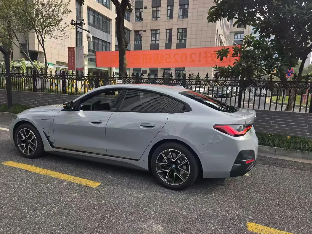 2023 BMW i4 BEV 83.9KWH,autocango,china used car exporter,china ev exporter,chinese used car exporter,chinese used ev exporter