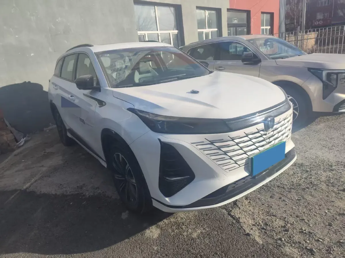2024 ChangAn CS75 Plus 2.0T 233HP L4 8AT,autocango,china used car exporter,china ev exporter,chinese used car exporter,chinese used ev exporter