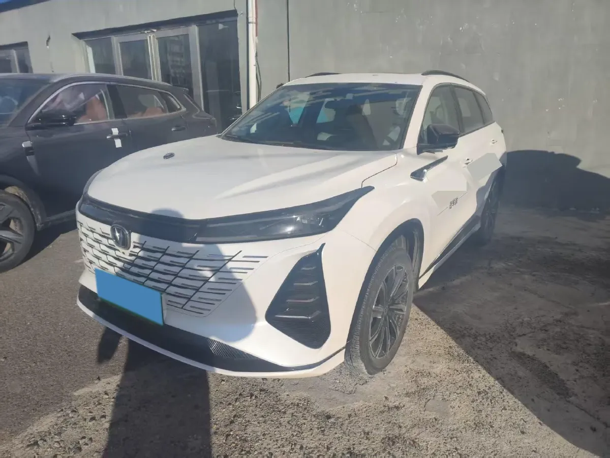 2024 ChangAn CS75 Plus 2.0T 233HP L4 8AT,autocango,china used car exporter,china ev exporter,chinese used car exporter,chinese used ev exporter