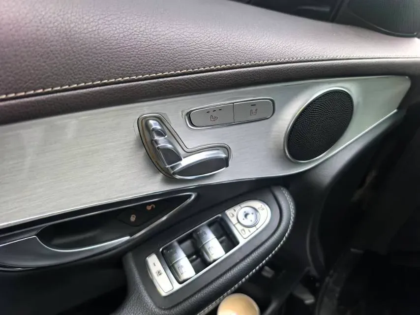 2021 Mercedes-Benz GLC Class 2.0T 197HP L4 9AT,autocango,china used car exporter,china ev exporter,chinese used car exporter,chinese used ev exporter