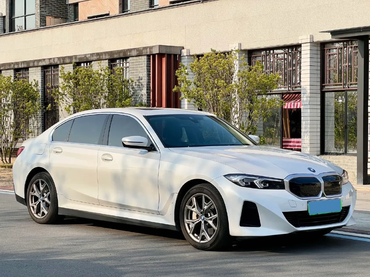 2024 BMW i3 BEV 70KWH,autocango,china used car exporter,china ev exporter,chinese used car exporter,chinese used ev exporter