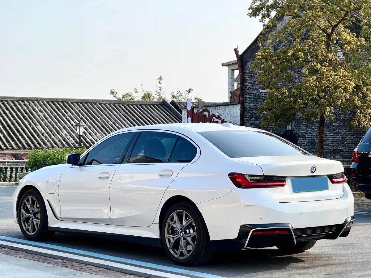 2024 BMW i3 BEV 70KWH,autocango,china used car exporter,china ev exporter,chinese used car exporter,chinese used ev exporter