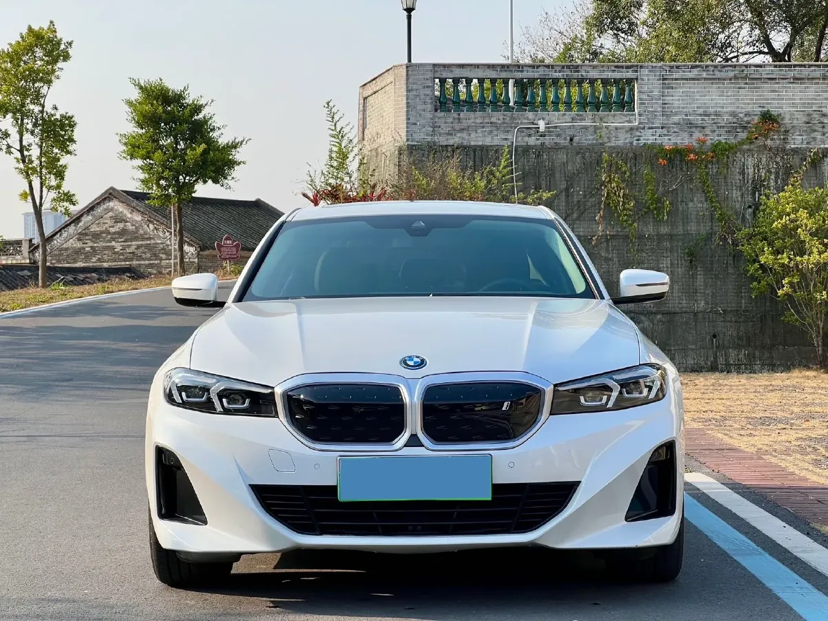 2024 BMW i3 BEV 70KWH,autocango,china used car exporter,china ev exporter,chinese used car exporter,chinese used ev exporter