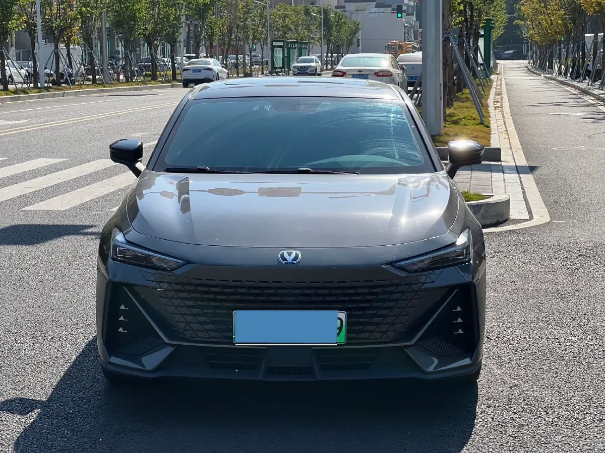 2023 ChangAn UNI-V iDD 1.5T 170HP L4 6TCT PHEV 18.4KWH,autocango,china used car exporter,china ev exporter,chinese used car exporter,chinese used ev exporter