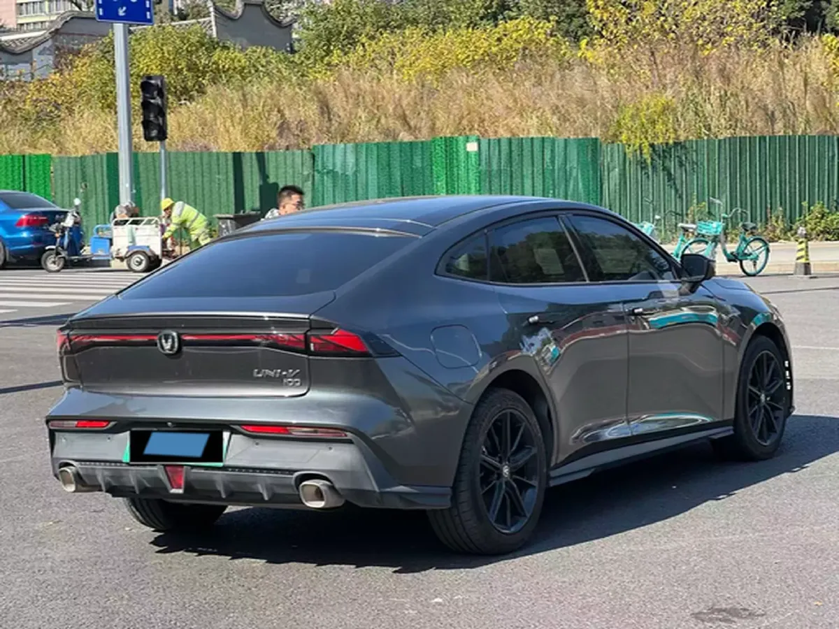 2023 ChangAn UNI-V iDD 1.5T 170HP L4 6TCT PHEV 18.4KWH,autocango,china used car exporter,china ev exporter,chinese used car exporter,chinese used ev exporter