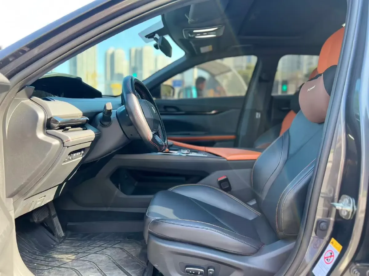 2023 ChangAn UNI-V iDD 1.5T 170HP L4 6TCT PHEV 18.4KWH,autocango,china used car exporter,china ev exporter,chinese used car exporter,chinese used ev exporter