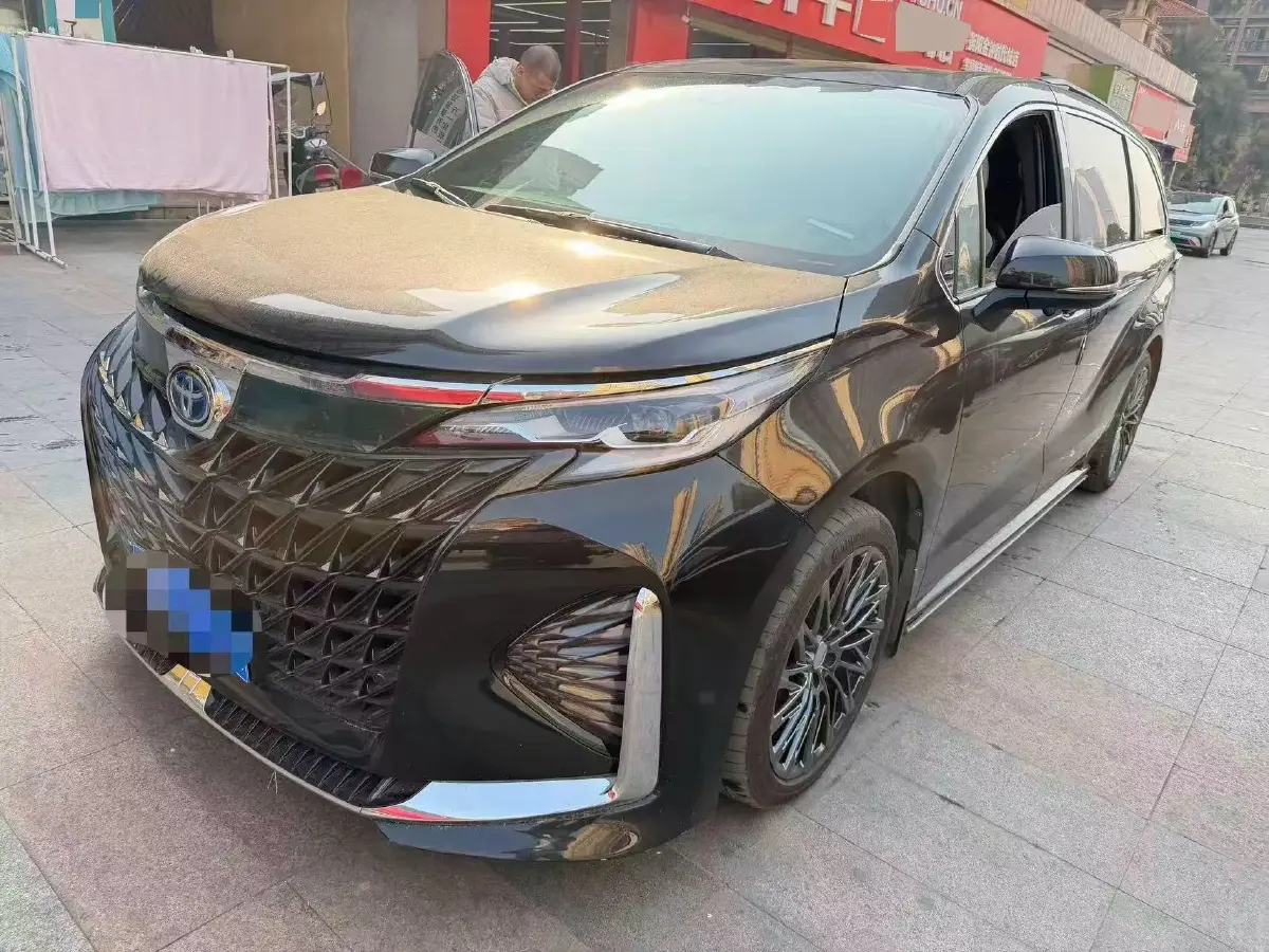 2023 Toyota Sienna 2.5L 189HP L4 E-CVT Hybrid