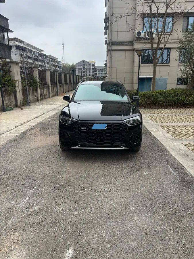 2023 Audi Q5L 2.0T 245HP L4 7DCT,autocango,china used car exporter,china ev exporter,chinese used car exporter,chinese used ev exporter