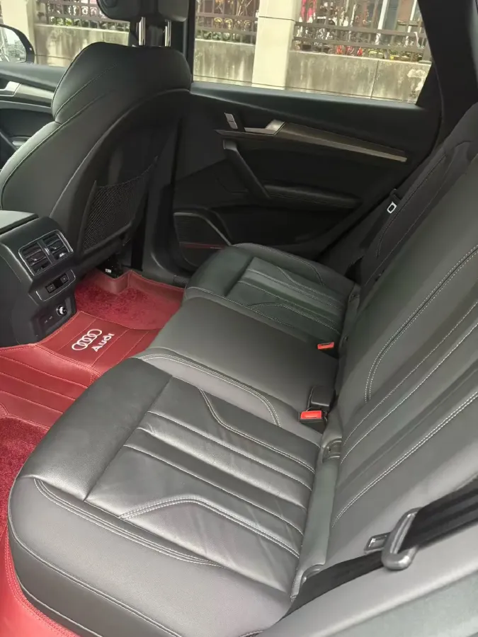 2023 Audi Q5L 2.0T 245HP L4 7DCT,autocango,china used car exporter,china ev exporter,chinese used car exporter,chinese used ev exporter