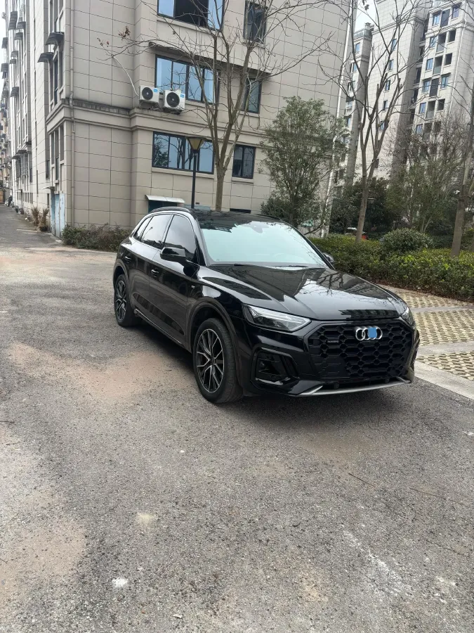 2023 Audi Q5L 2.0T 245HP L4 7DCT,autocango,china used car exporter,china ev exporter,chinese used car exporter,chinese used ev exporter