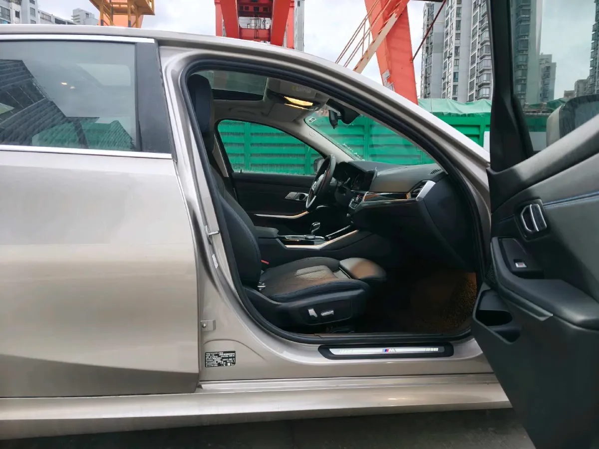 2022 BMW 3 Series 2.0T 156HP L4 8AT,autocango,china used car exporter,china ev exporter,chinese used car exporter,chinese used ev exporter