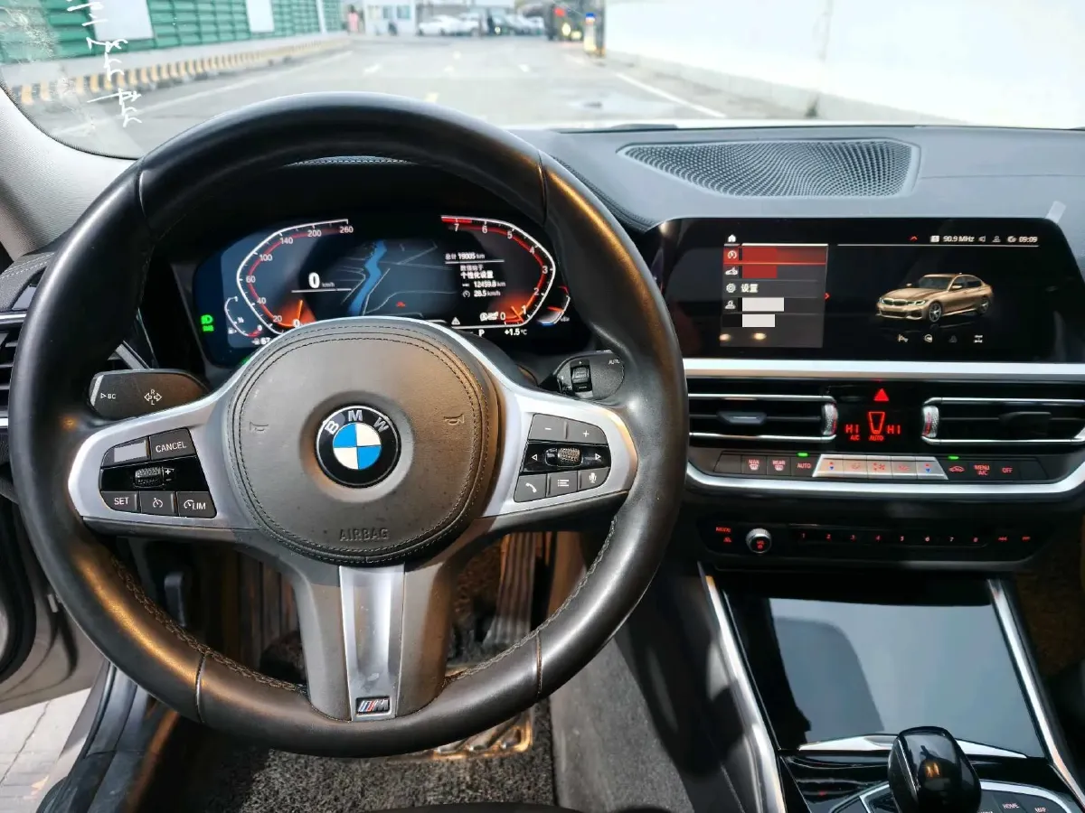 2022 BMW 3 Series 2.0T 156HP L4 8AT,autocango,china used car exporter,china ev exporter,chinese used car exporter,chinese used ev exporter