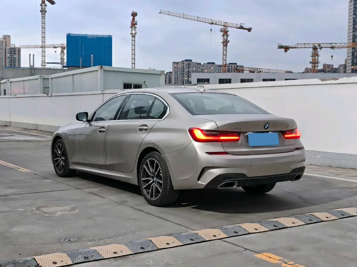 2022 BMW 3 Series 2.0T 156HP L4 8AT,autocango,china used car exporter,china ev exporter,chinese used car exporter,chinese used ev exporter