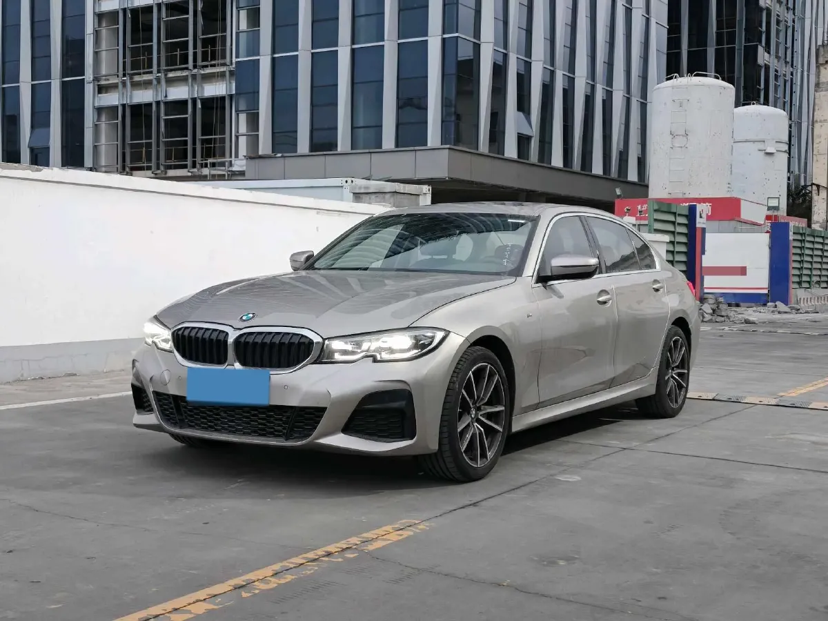 2022 BMW 3 Series 2.0T 156HP L4 8AT,autocango,china used car exporter,china ev exporter,chinese used car exporter,chinese used ev exporter