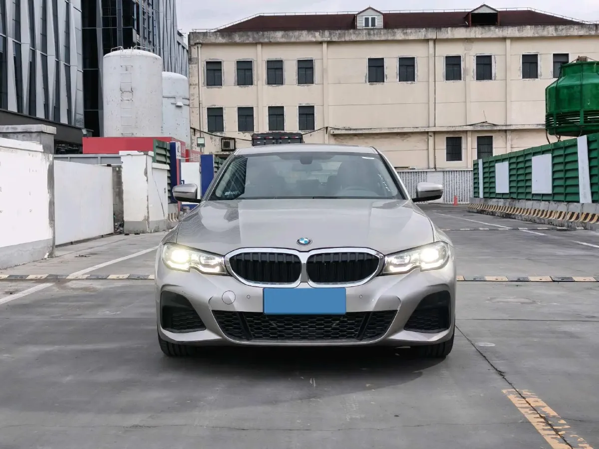 2022 BMW 3 Series 2.0T 156HP L4 8AT,autocango,china used car exporter,china ev exporter,chinese used car exporter,chinese used ev exporter