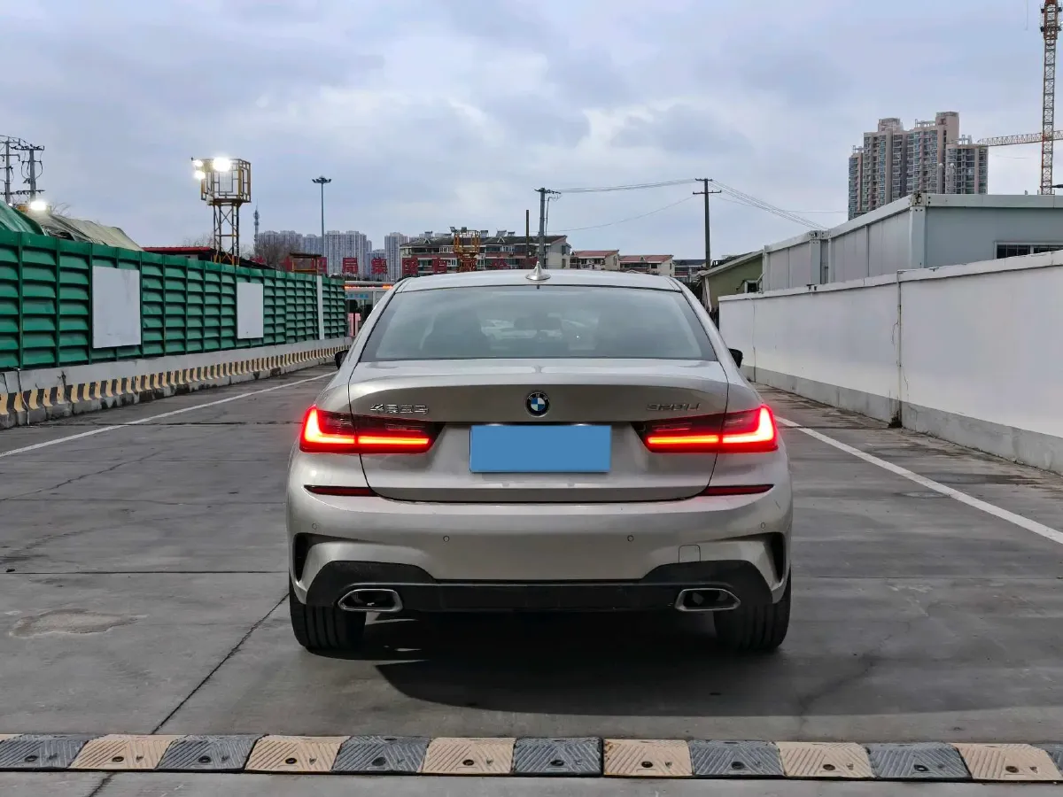 2022 BMW 3 Series 2.0T 156HP L4 8AT,autocango,china used car exporter,china ev exporter,chinese used car exporter,chinese used ev exporter