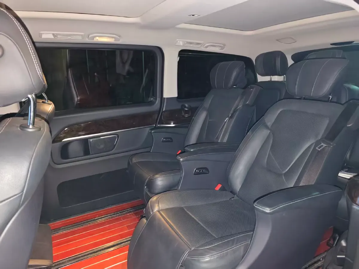 2018 Mercedes-Benz V Class 2.0T 211HP L4 7AT,autocango,china used car exporter,china ev exporter,chinese used car exporter,chinese used ev exporter