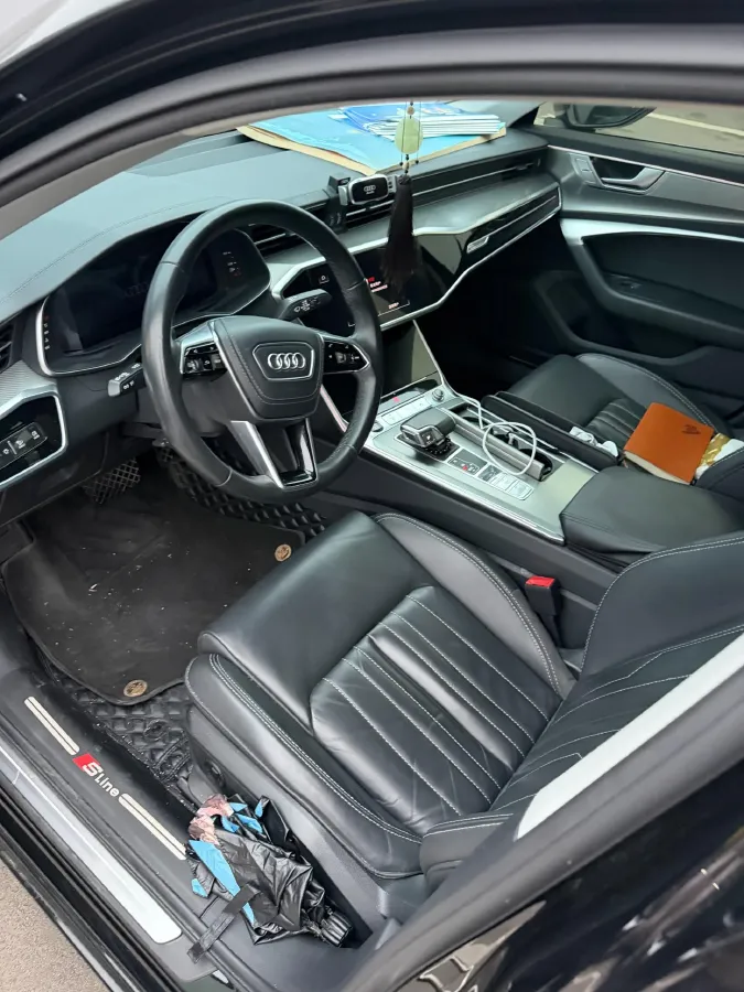 2023 Audi A6L 2.0T 245HP L4 7DCT,autocango,china used car exporter,china ev exporter,chinese used car exporter,chinese used ev exporter