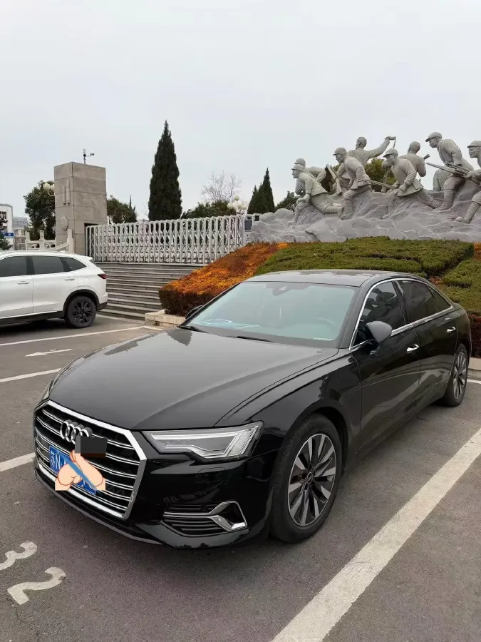 2023 Audi A6L 2.0T 245HP L4 7DCT,autocango,china used car exporter,china ev exporter,chinese used car exporter,chinese used ev exporter