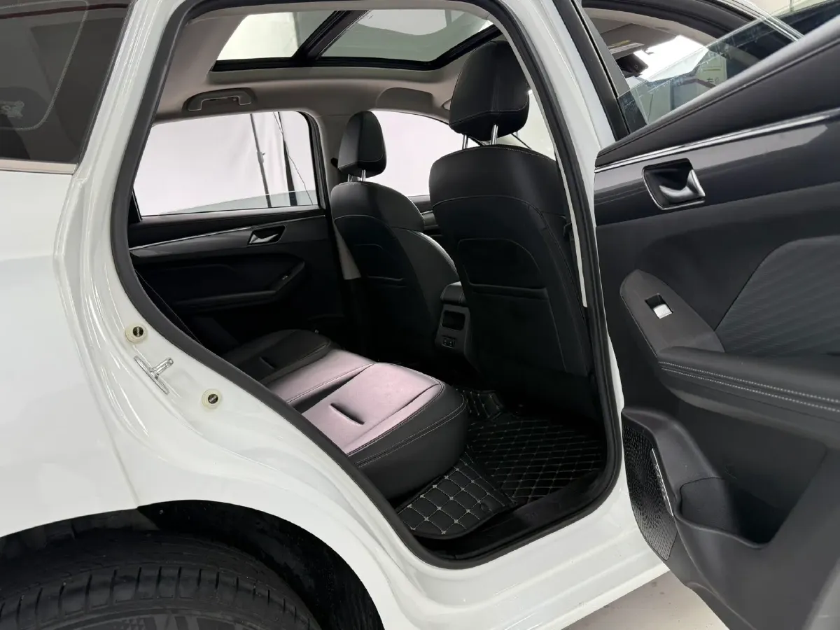 2021 Haval Jolion 1.5T 150HP L4 7DCT,autocango,china used car exporter,china ev exporter,chinese used car exporter,chinese used ev exporter