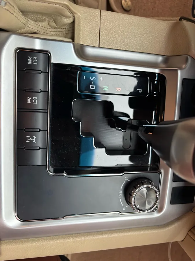 2015 Toyota Land Cruiser 4.6L 310HP V8 6AT,autocango,china used car exporter,china ev exporter,chinese used car exporter,chinese used ev exporter