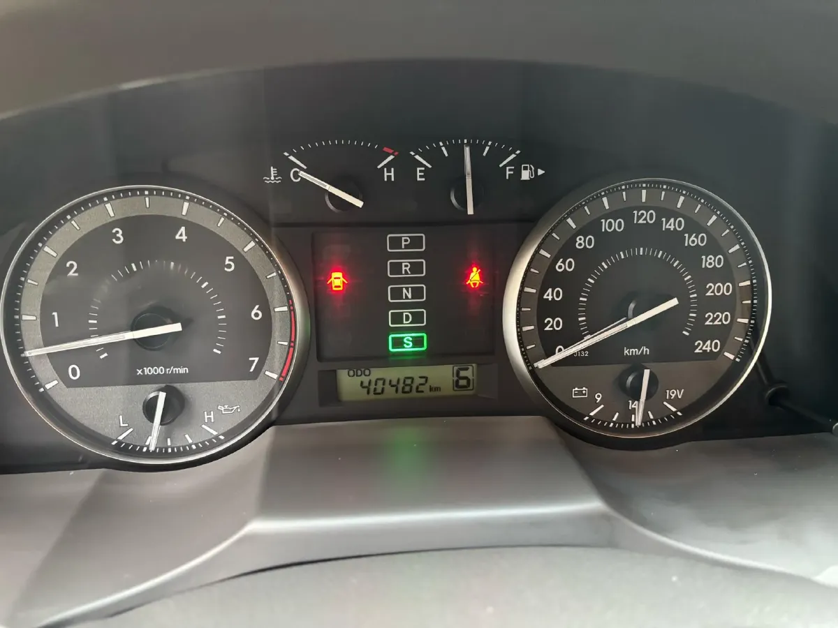 2015 Toyota Land Cruiser 4.6L 310HP V8 6AT,autocango,china used car exporter,china ev exporter,chinese used car exporter,chinese used ev exporter