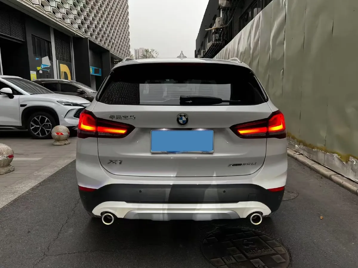 2021 BMW X1 2.0T 192HP L4 8AT,autocango,china used car exporter,china ev exporter,chinese used car exporter,chinese used ev exporter
