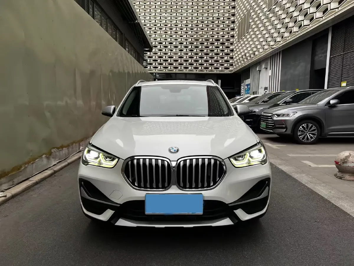 2021 BMW X1 2.0T 192HP L4 8AT,autocango,china used car exporter,china ev exporter,chinese used car exporter,chinese used ev exporter