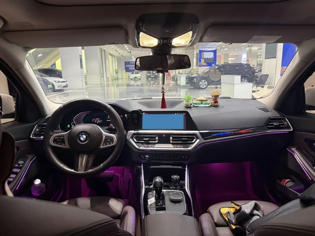 2021 BMW 3 Series 2.0T 156HP L4 8AT,autocango,china used car exporter,china ev exporter,chinese used car exporter,chinese used ev exporter