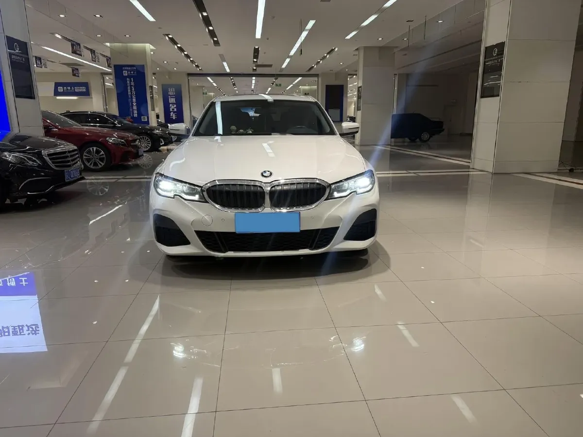2021 BMW 3 Series 2.0T 156HP L4 8AT,autocango,china used car exporter,china ev exporter,chinese used car exporter,chinese used ev exporter