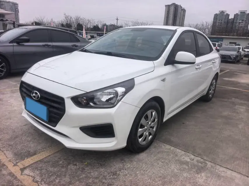 2017 Hyundai Reina 1.4L 95HP L4 5MT