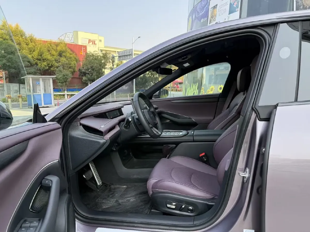 2024 Volvo S60 2.0T 197HP L4 7DCT,autocango,china used car exporter,china ev exporter,chinese used car exporter,chinese used ev exporter