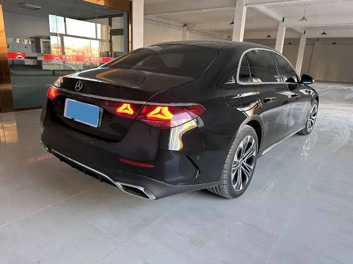 2024 Mercedes-Benz E Class 2.0T 204HP L4 9AT PHEV 25.4KWH,autocango,china used car exporter,china ev exporter,chinese used car exporter,chinese used ev exporter