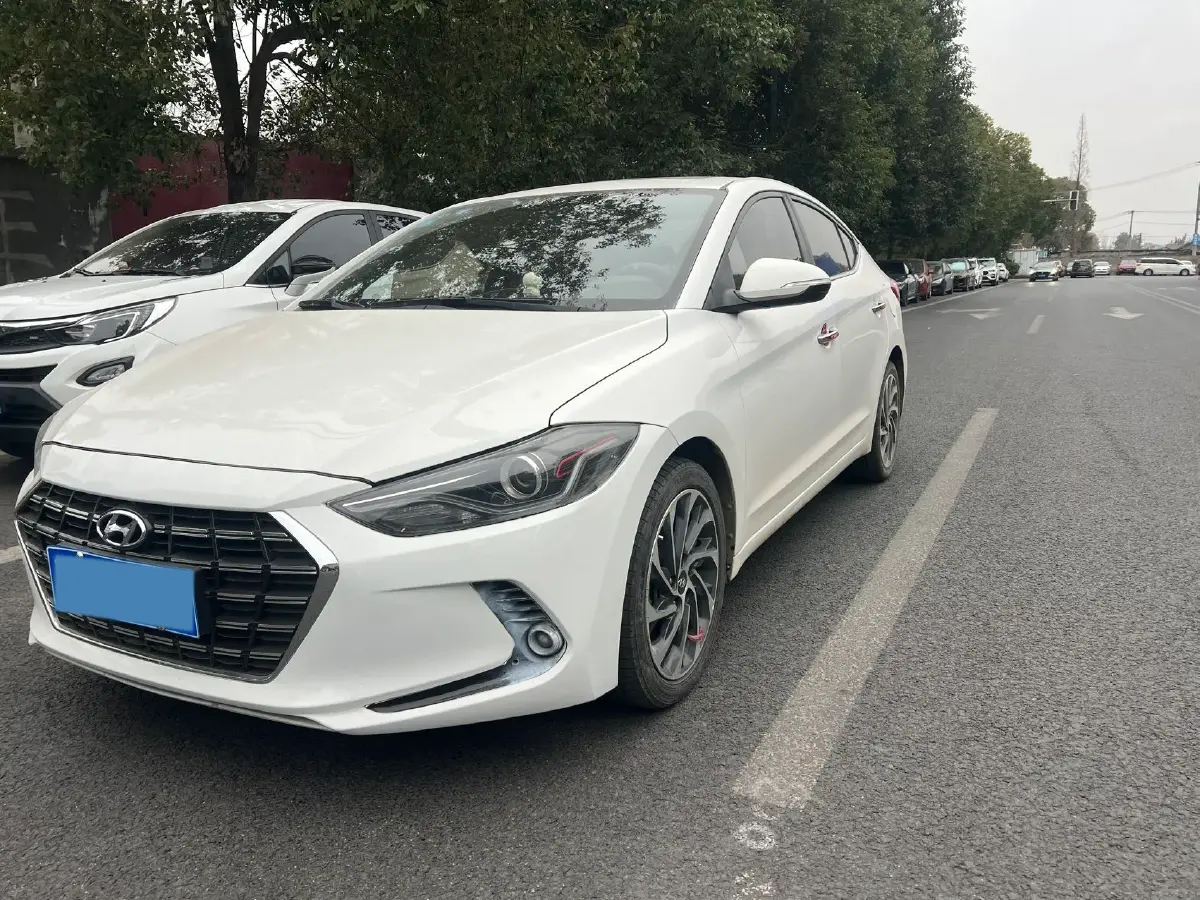 2019 Hyundai Elantra 1.4T 130HP L4 7DCT