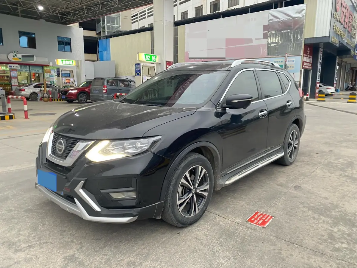 2021 Nissan X-Trail 2.5L 181HP L4 CVT