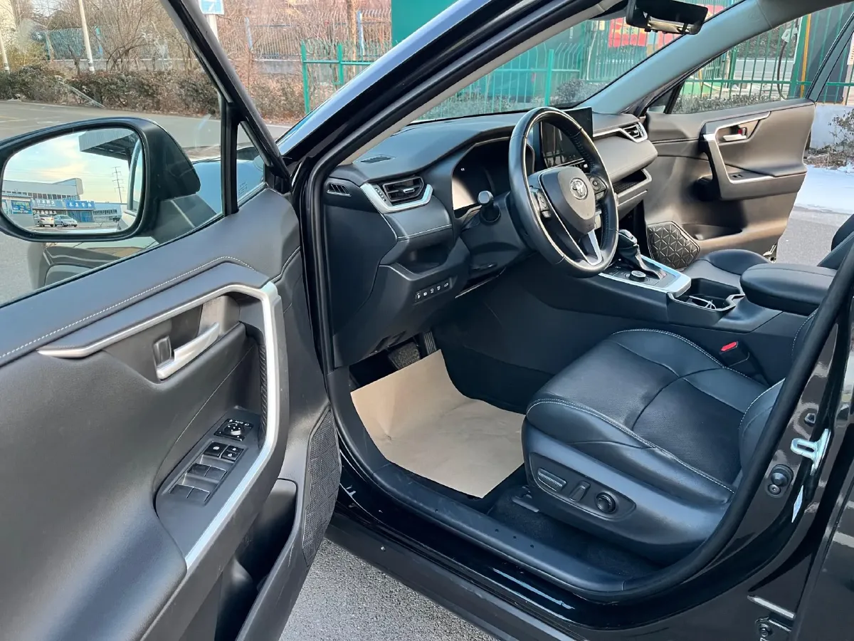 2023 Toyota Wildlander 2.5L 178HP L4 E-CVT Hybrid,autocango,china used car exporter,china ev exporter,chinese used car exporter,chinese used ev exporter