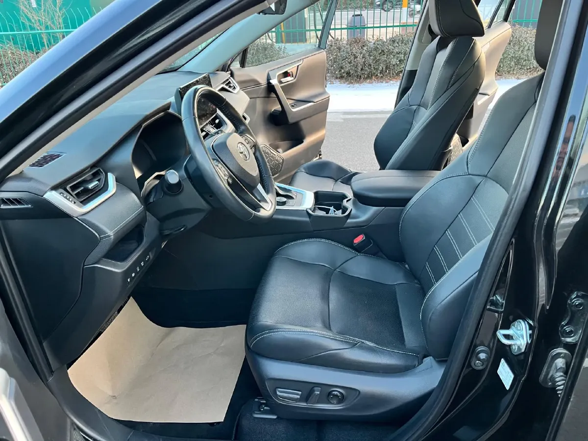 2023 Toyota Wildlander 2.5L 178HP L4 E-CVT Hybrid,autocango,china used car exporter,china ev exporter,chinese used car exporter,chinese used ev exporter