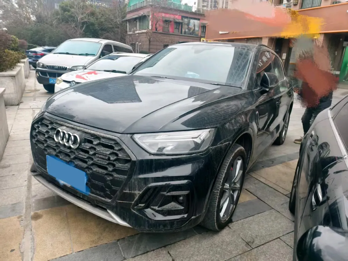 2022 Audi Q5L 2.0T 190HP L4 7DCT,autocango,china used car exporter,china ev exporter,chinese used car exporter,chinese used ev exporter