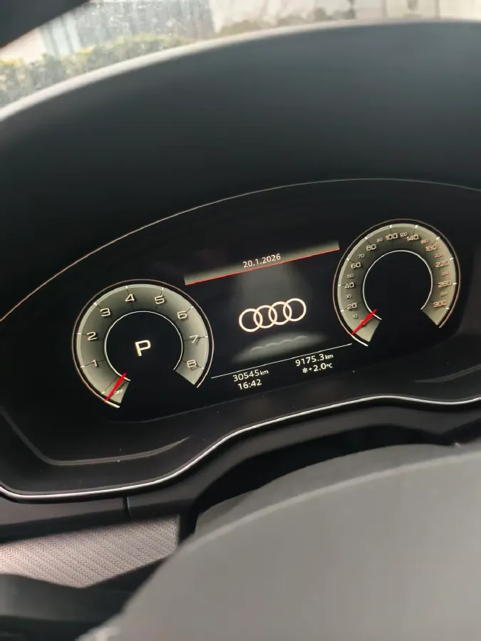 2022 Audi Q5L 2.0T 190HP L4 7DCT,autocango,china used car exporter,china ev exporter,chinese used car exporter,chinese used ev exporter